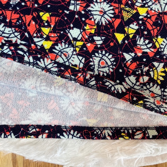 LuLaRoe Cassie Floral Geometric Print Pencil Skirt - Picture 6 of 8
